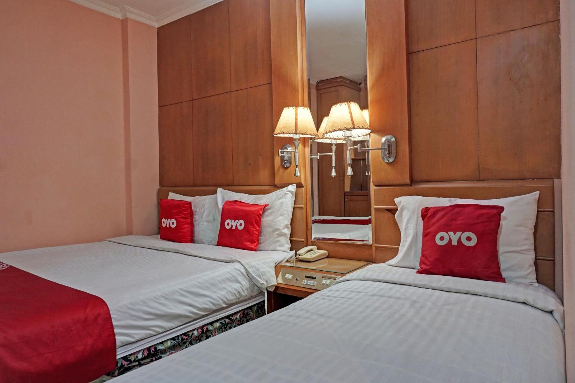 Oyo 671 Hotel Capitol Yakarta Exterior foto
