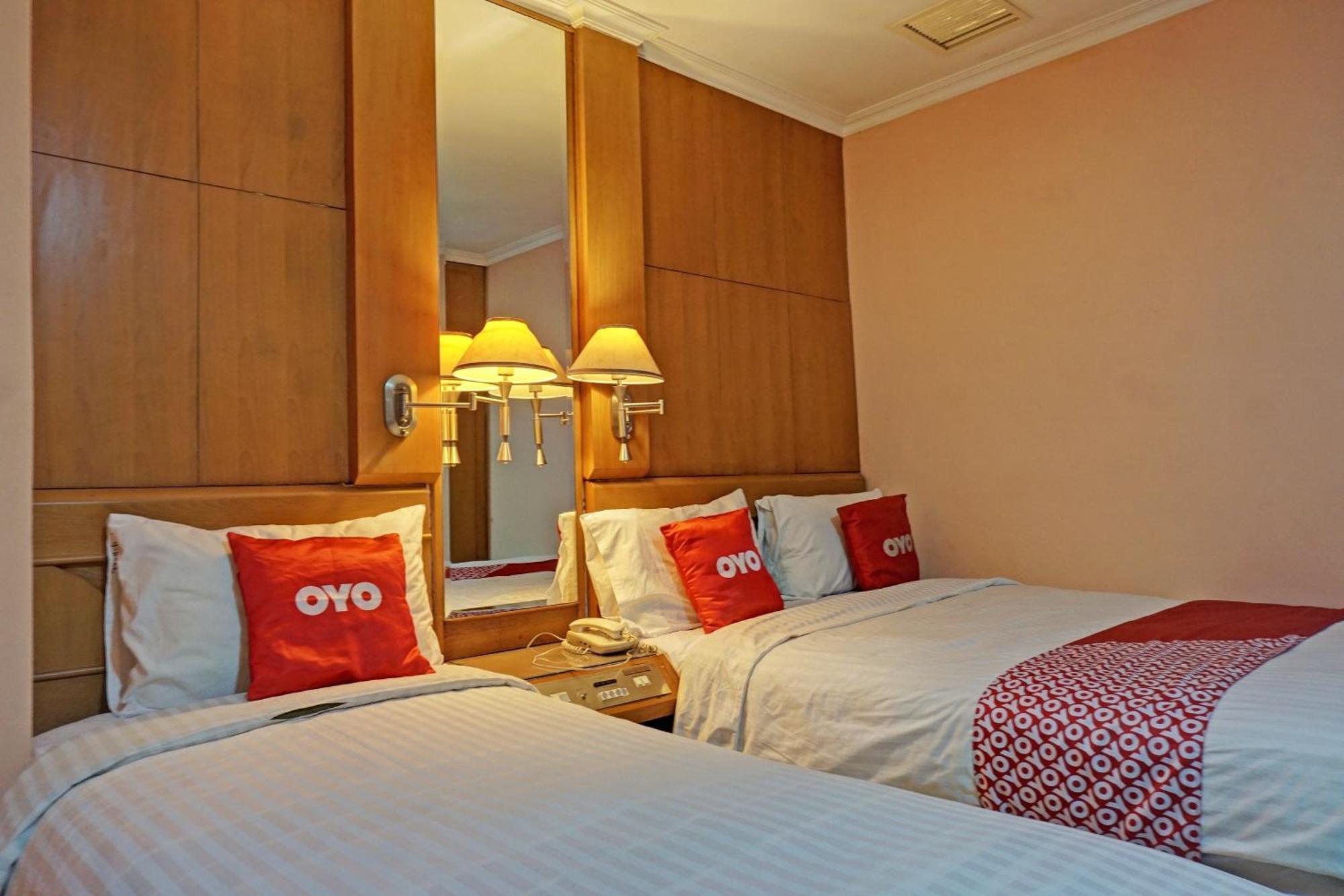 Oyo 671 Hotel Capitol Yakarta Exterior foto