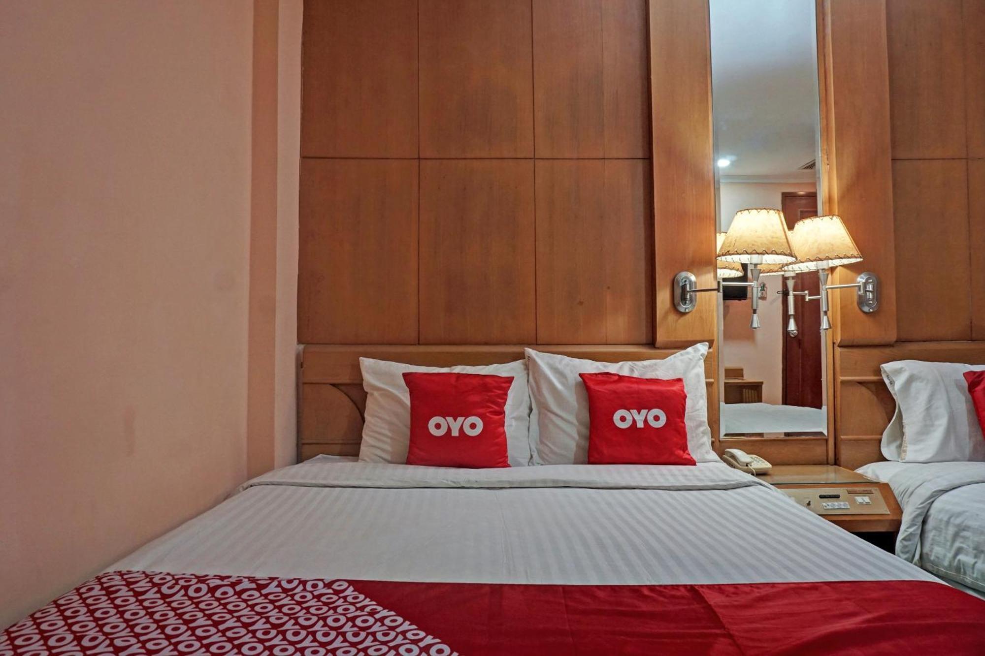 Oyo 671 Hotel Capitol Yakarta Exterior foto