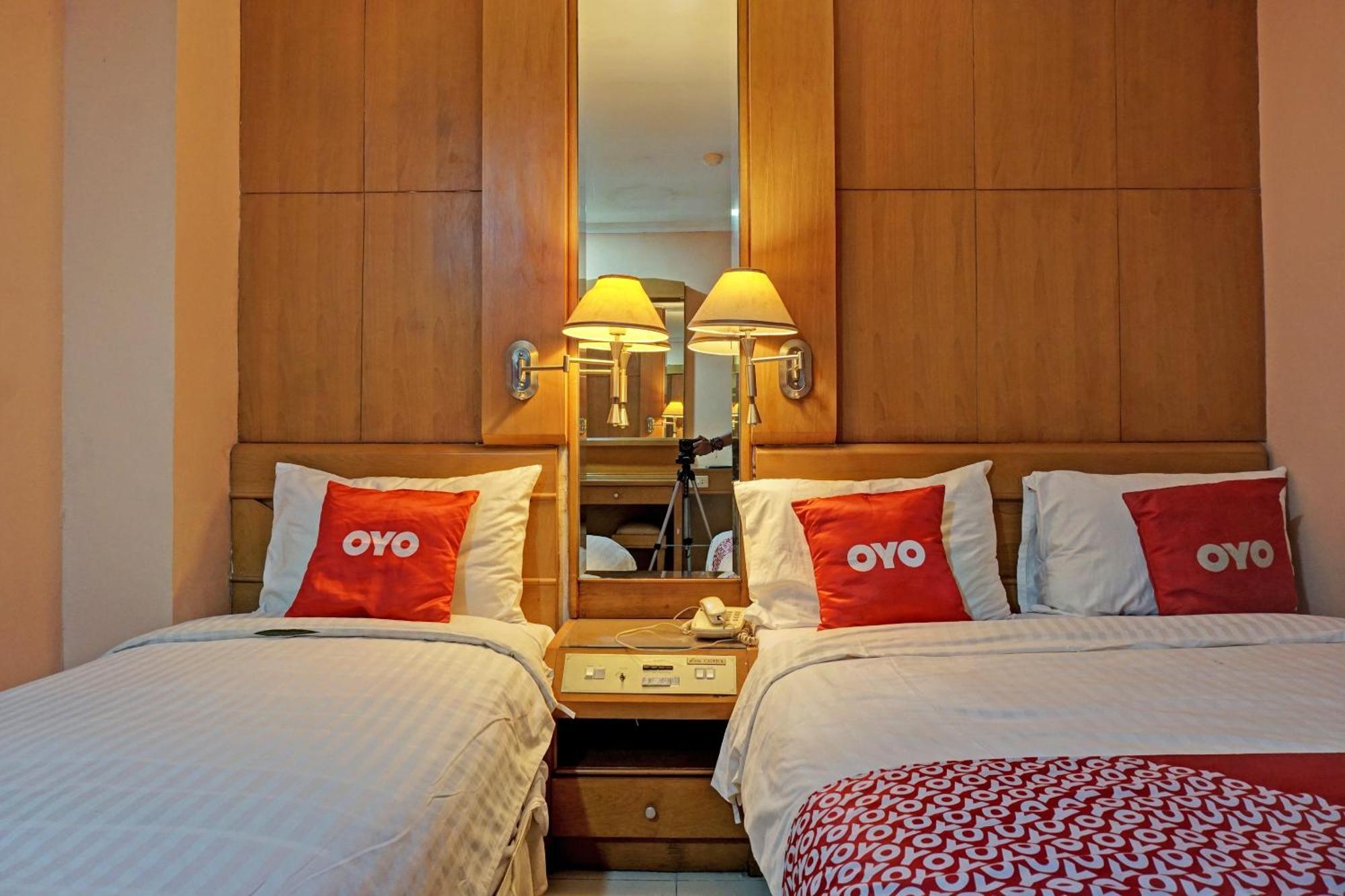 Oyo 671 Hotel Capitol Yakarta Exterior foto